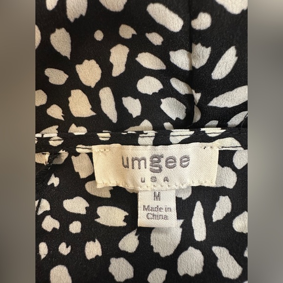 Umgee Women's Dalmation Print Balloon Ruffle Sleeve Tunic top - Picture 6 of 7